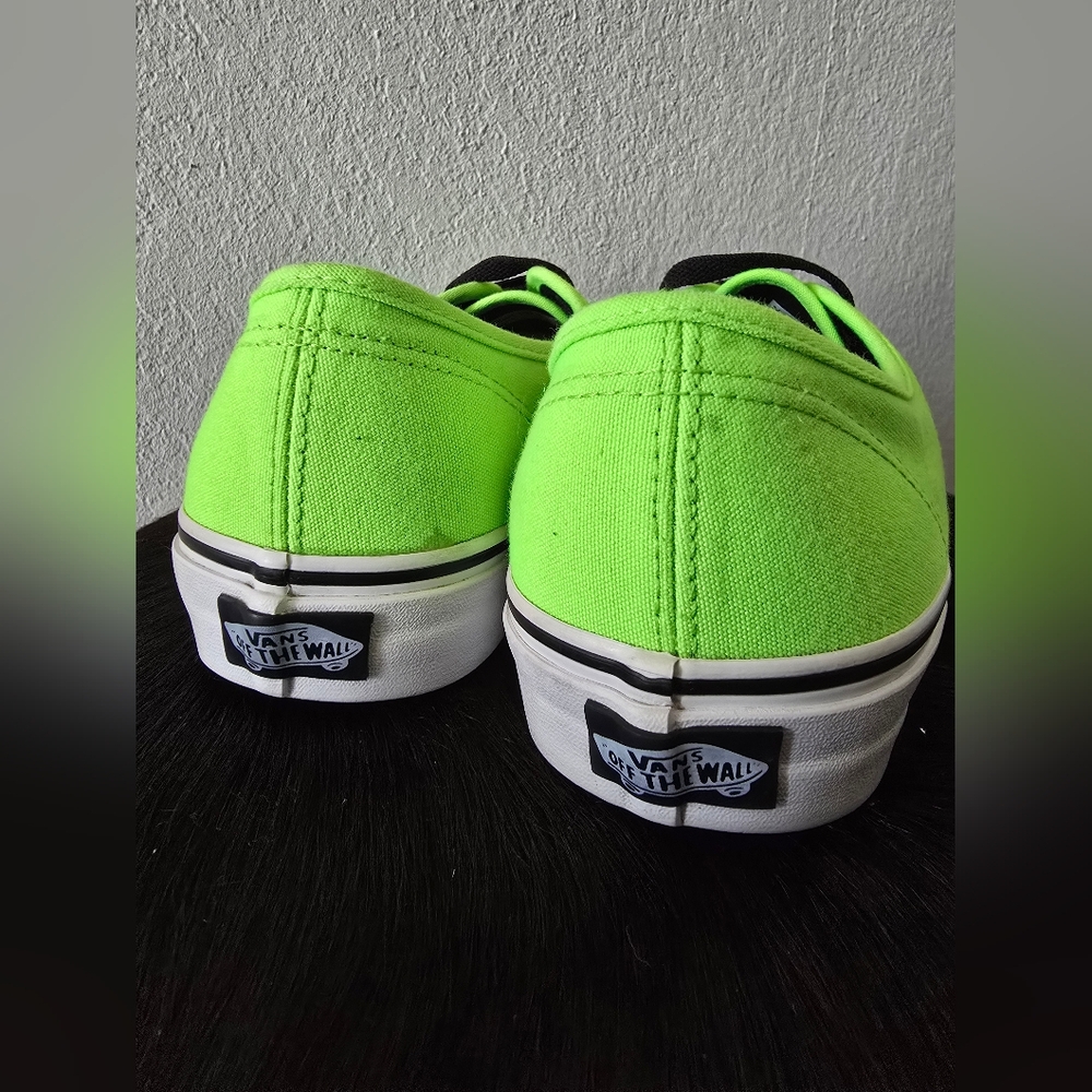 Vans Off The Wall Bright Neon Green Men's 9 Womens 10.5 - Picture 3 of 7